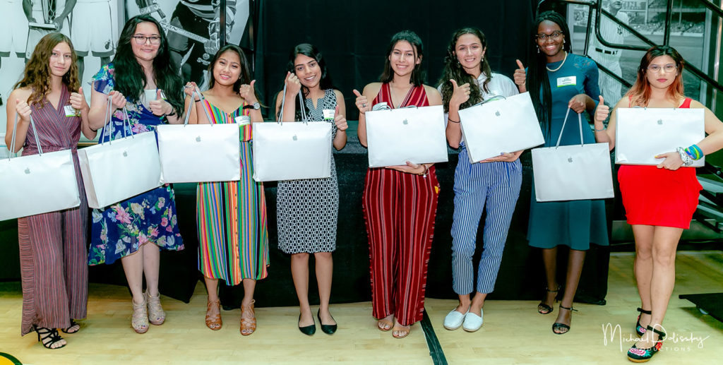 2019 ITWomen Scholarship Awards laptops 6-10-19-137